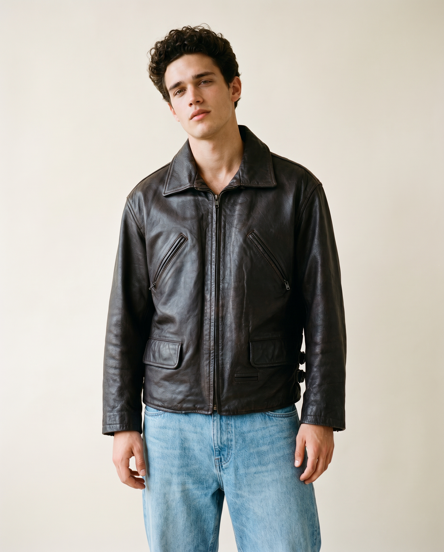 Giacca Winter Trophy in pelle marrone da uomo, bomber utility vintage anni 90 con multi tasche e fibbie (M)