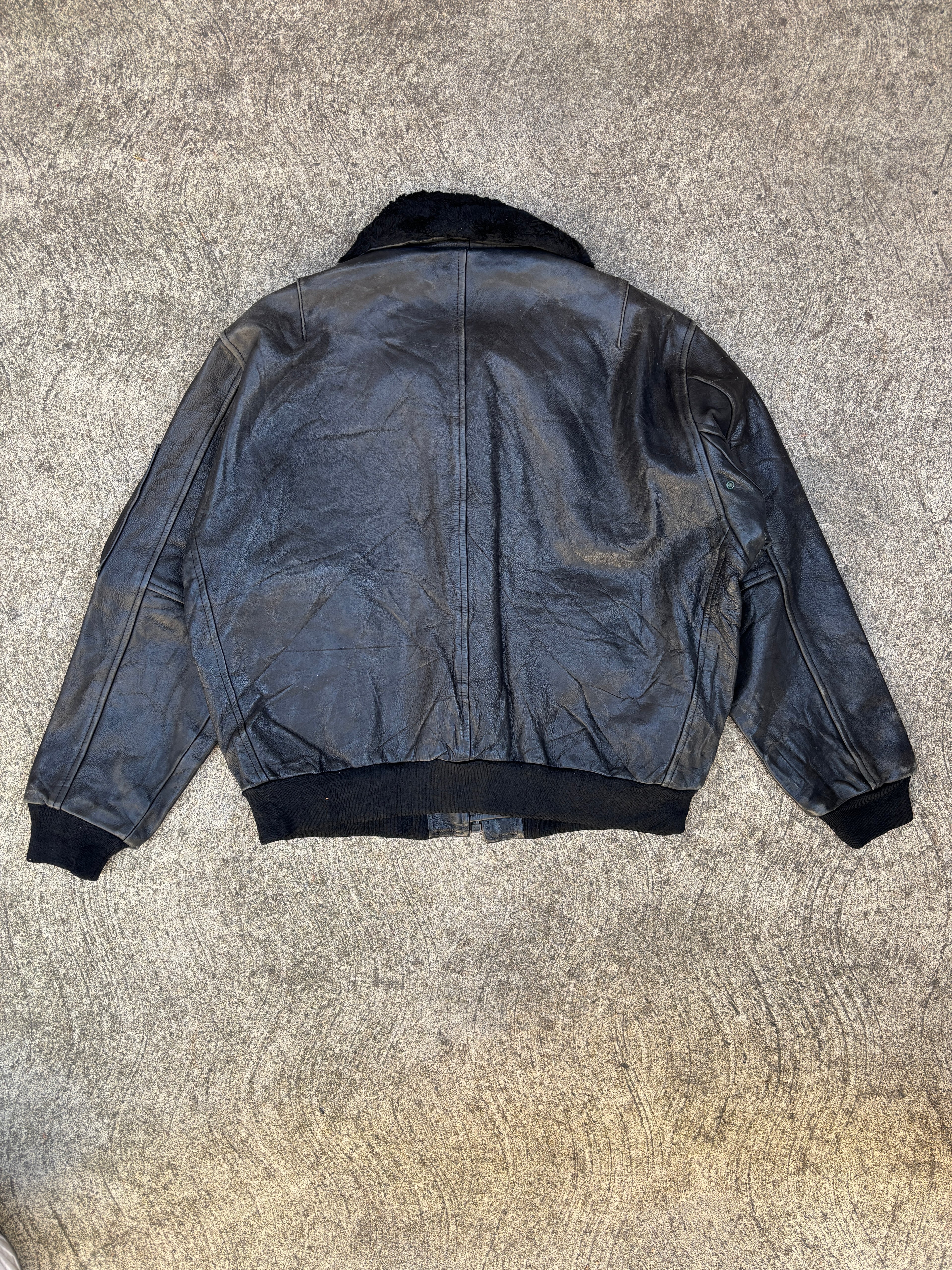 Giacca in Pelle Redskins – Modello Flight Jacket Nera con Colletto in Pelliccia Vintage (L)