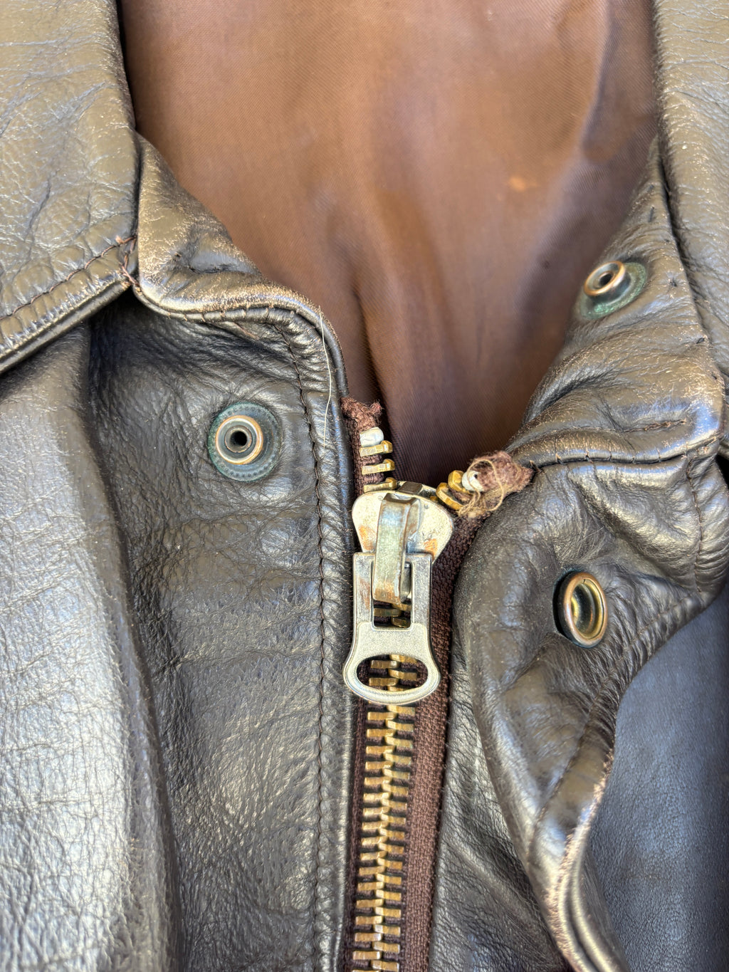 Giacca bomber in pelle marrone da uomo in stile pilota Type A-2 vintage anni 90 (L)