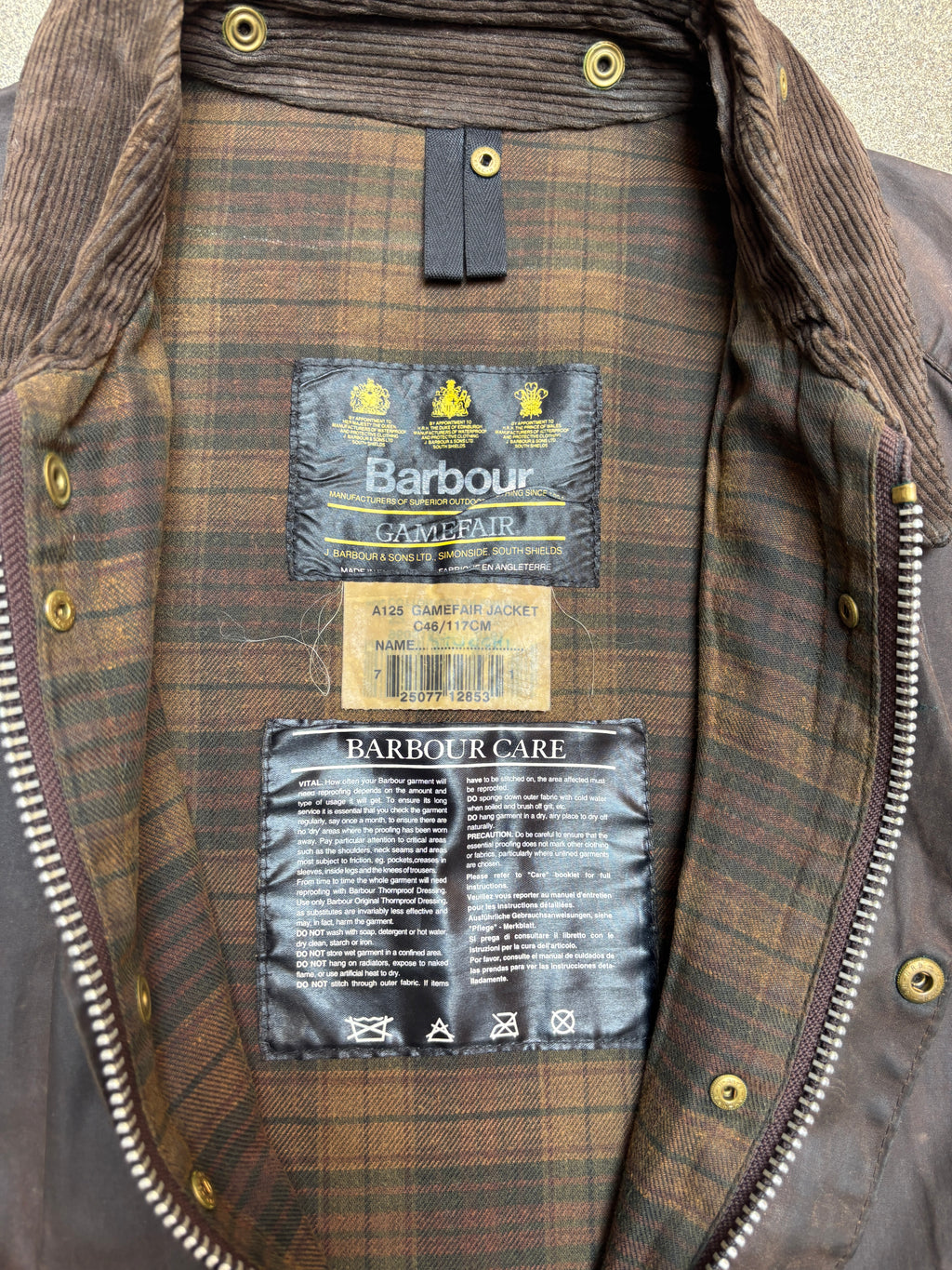 Vintage 1990s Barbour Gamefair A125 Waxed Jacket C46 Made in England 3 Warrant